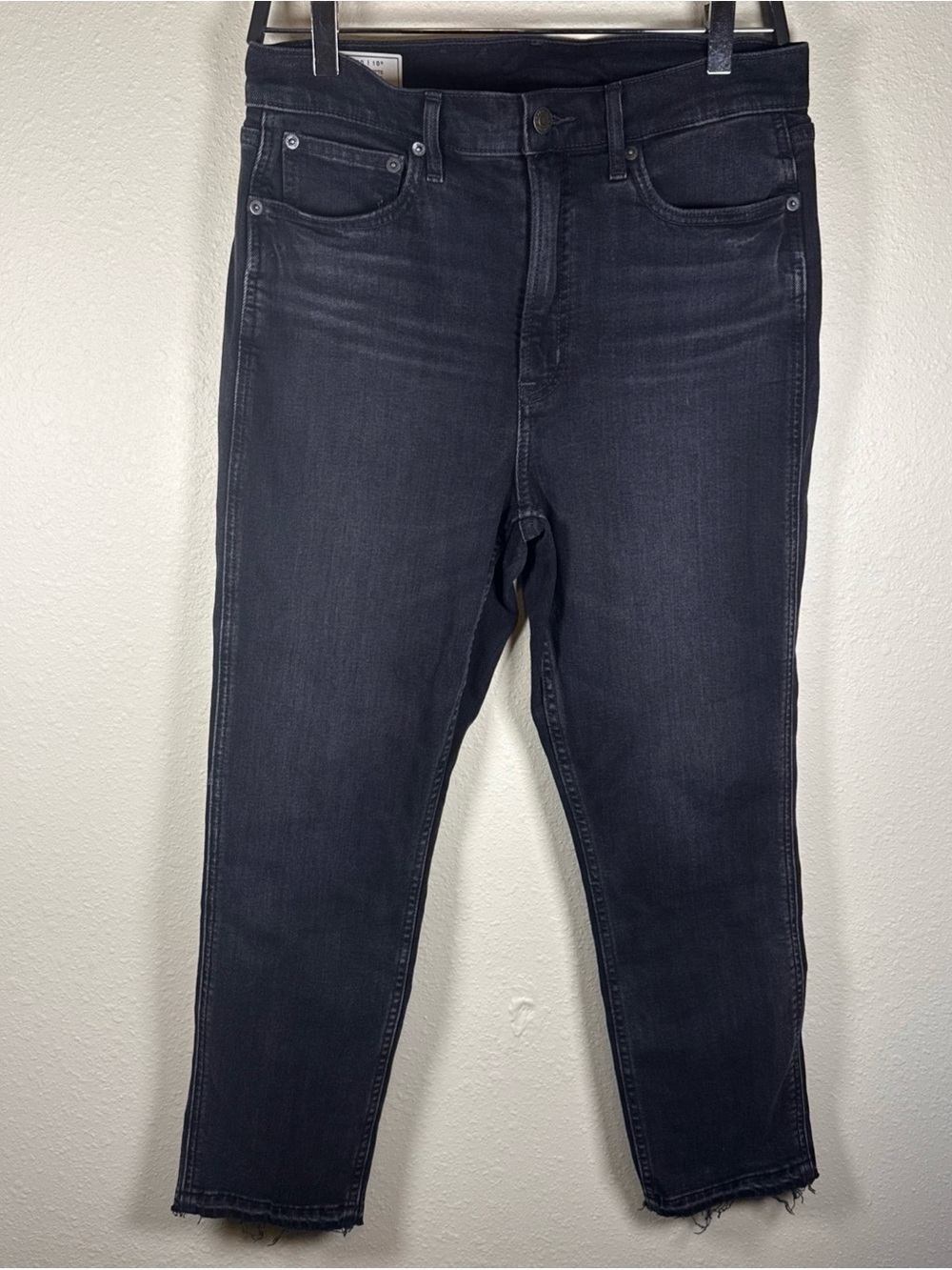 GAP Denim Cigarette Jeans Raw Hem in Black Size 10R/30 High Rise Ankle